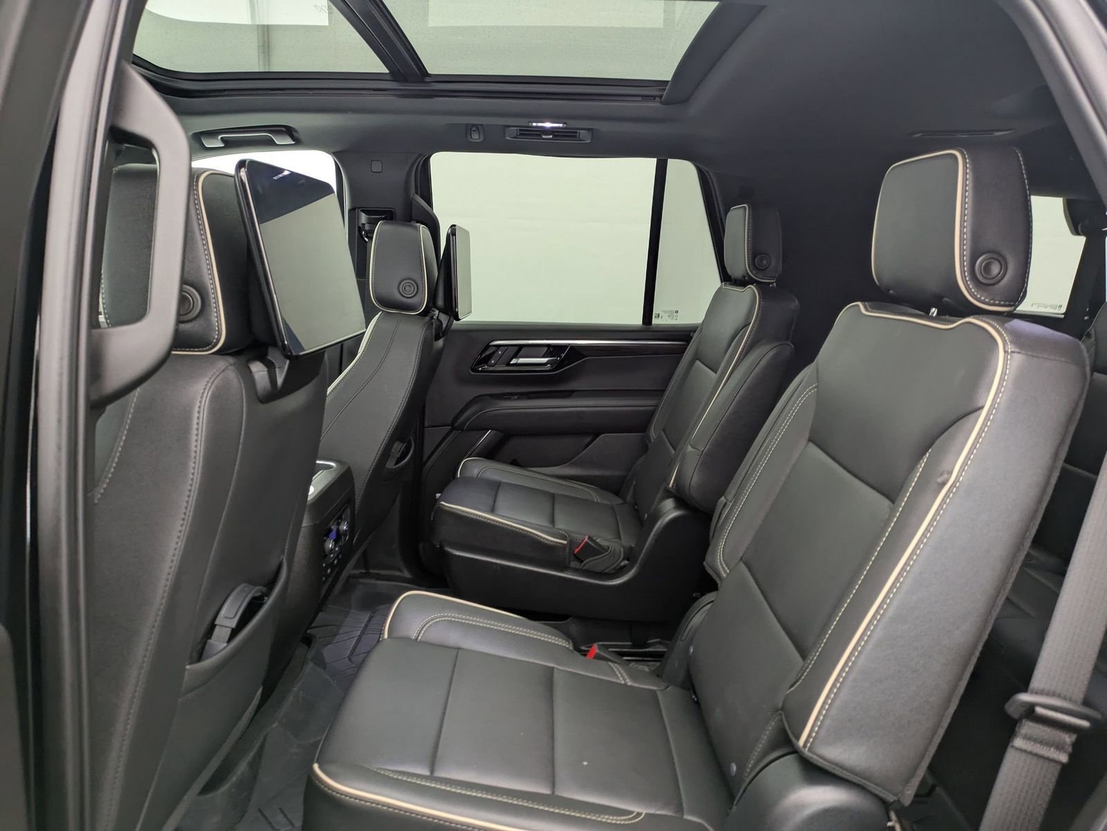 Thumbnail: 2025 Chevrolet Tahoe - 20