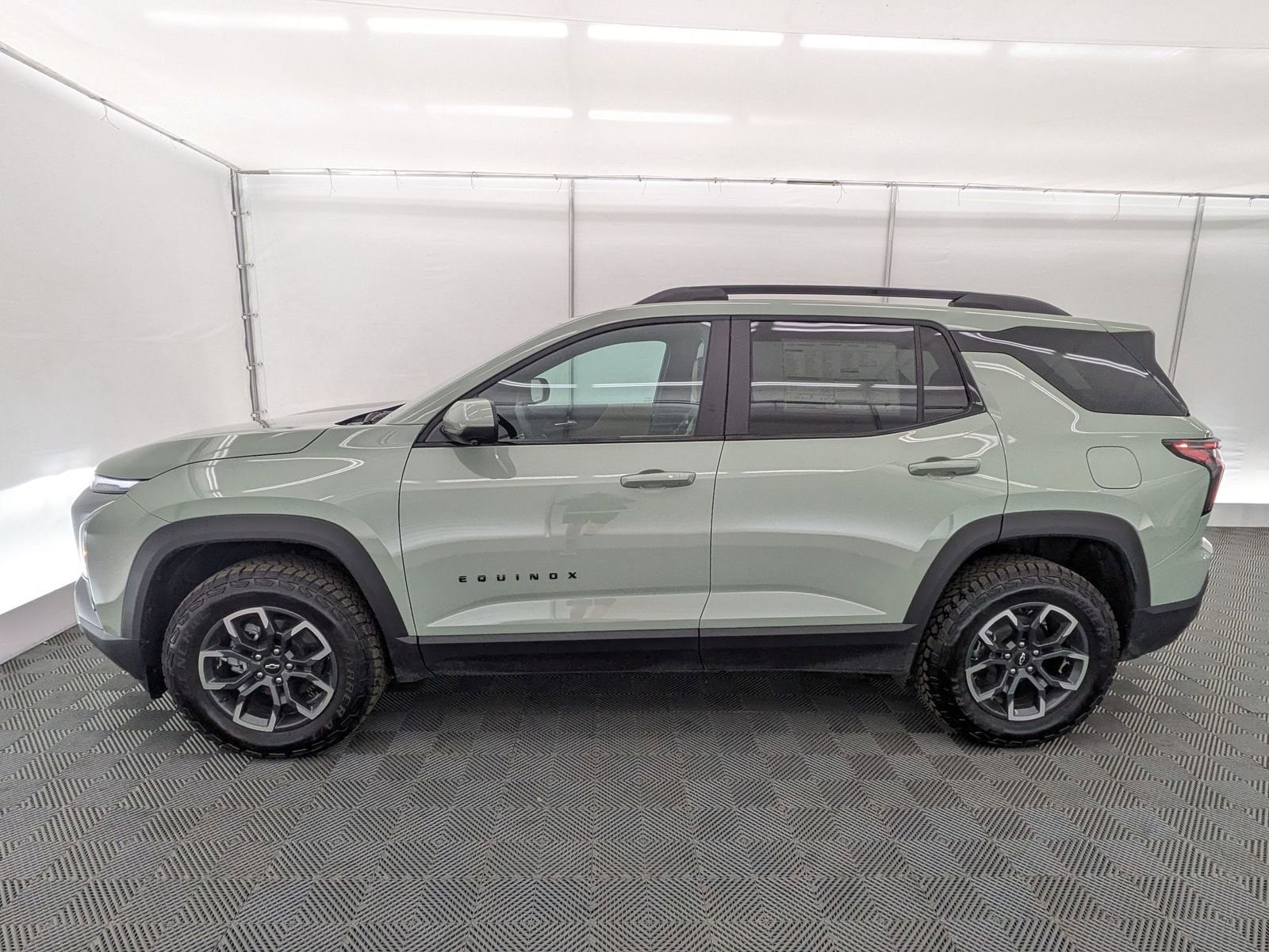 Thumbnail: 2026 Chevrolet Equinox - 3