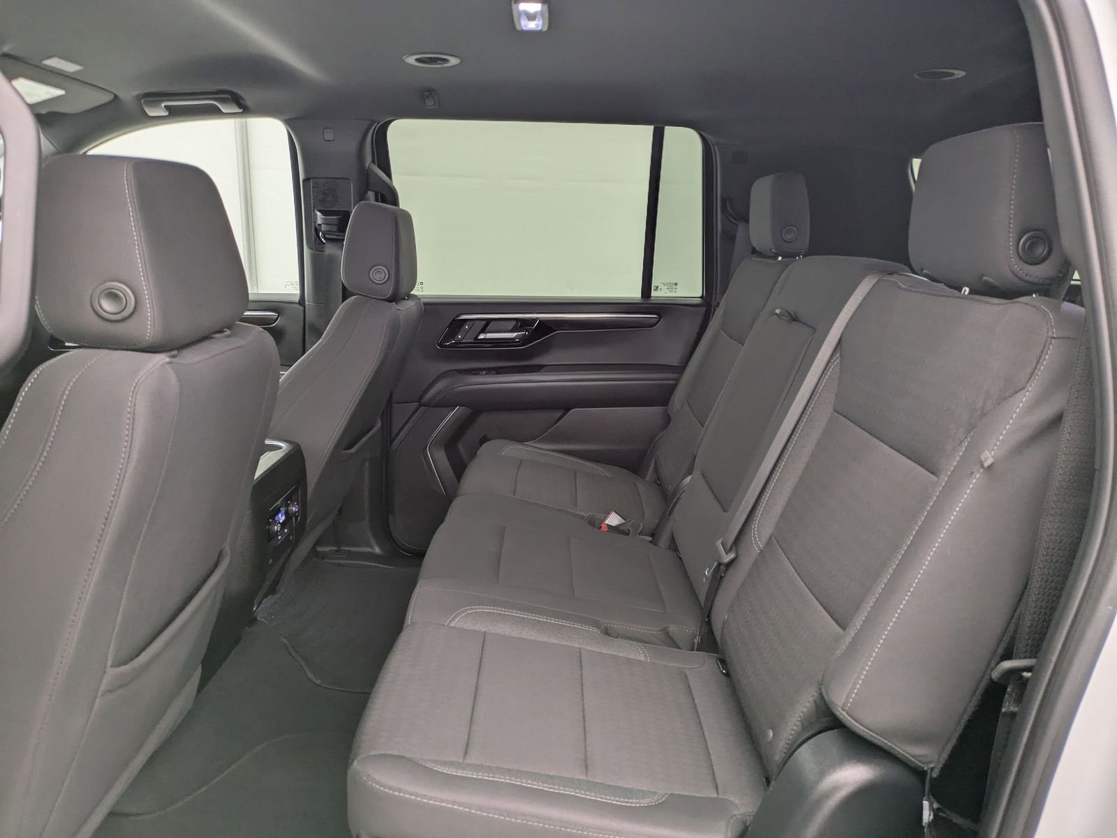 Thumbnail: 2025 Chevrolet Suburban - 17