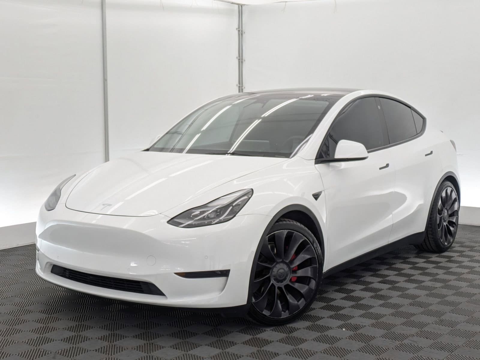 2022 Tesla Model Y Performance Dual Motor All-Wheel Drive's photo