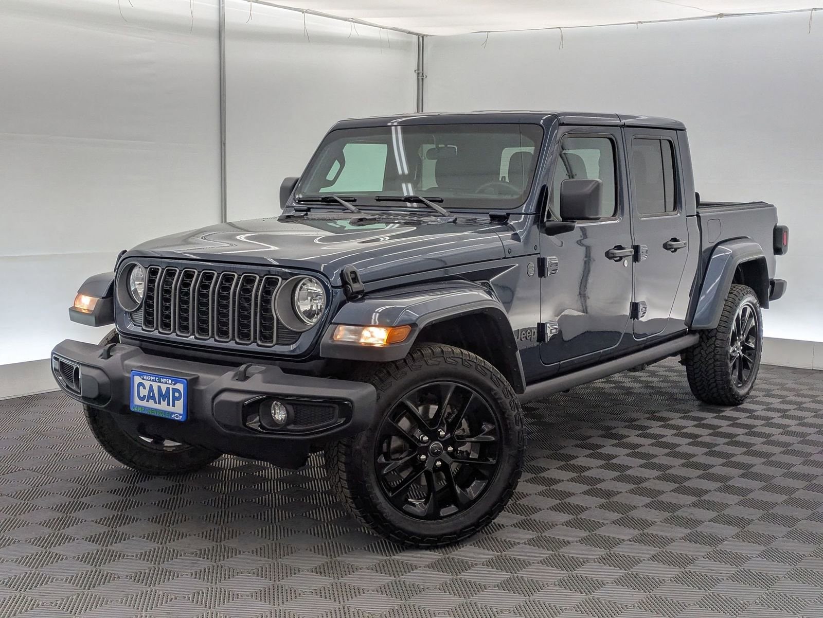2025 Jeep Gladiator Nighthawk Auto's photo