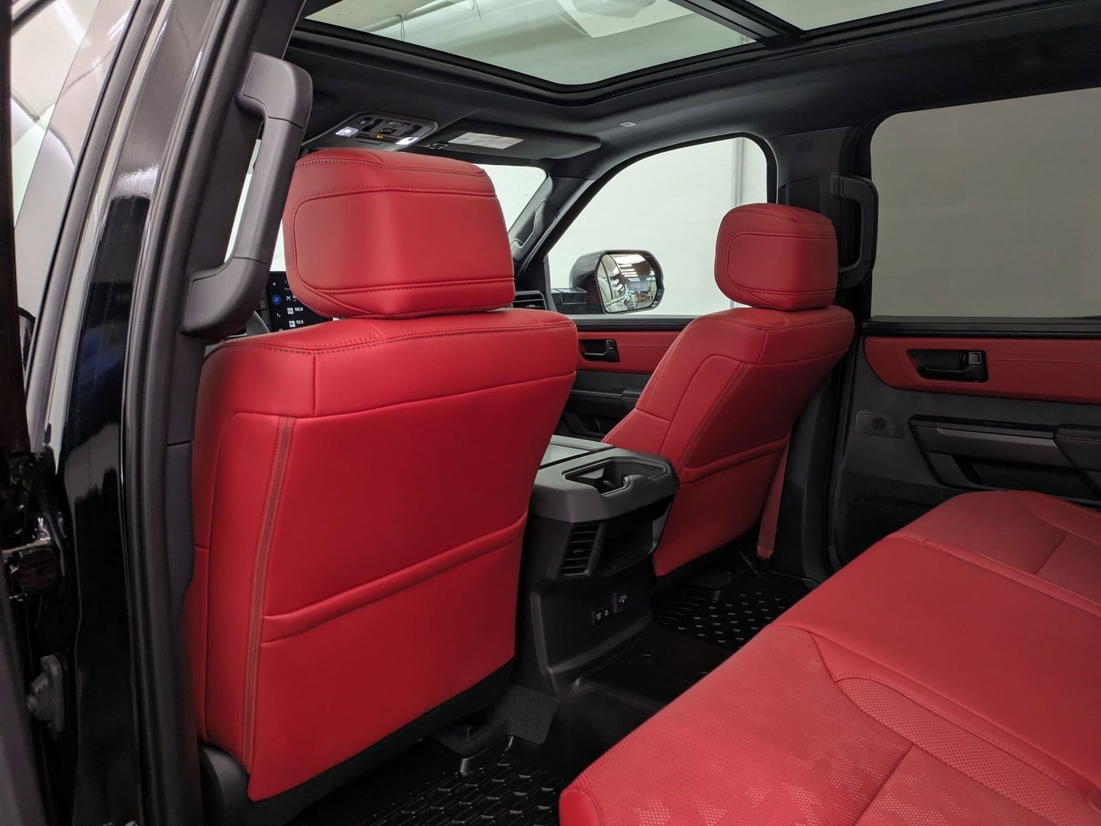 Thumbnail: 2025 Toyota Tundra - 18
