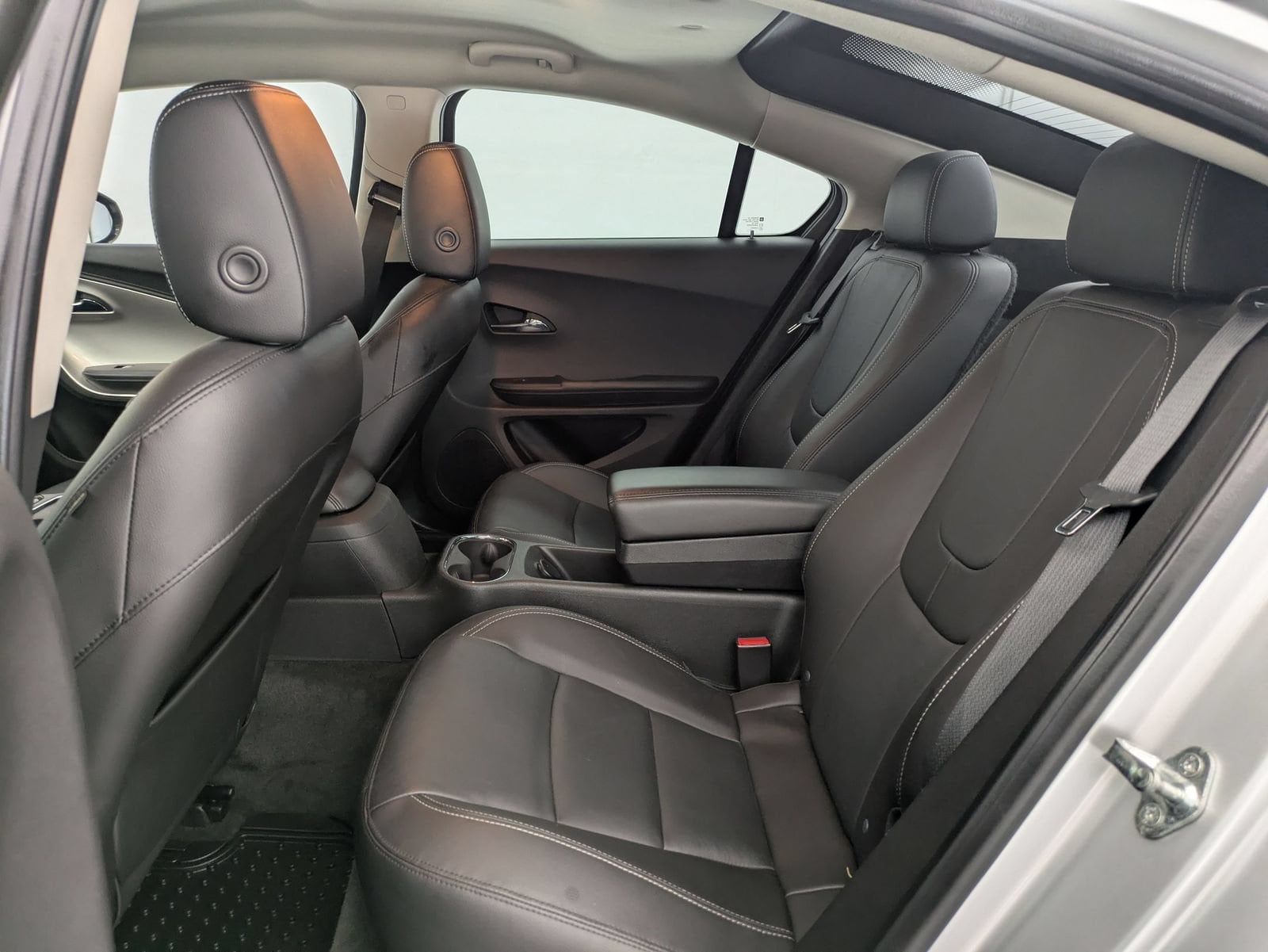 Thumbnail: 2015 Chevrolet Volt - 18
