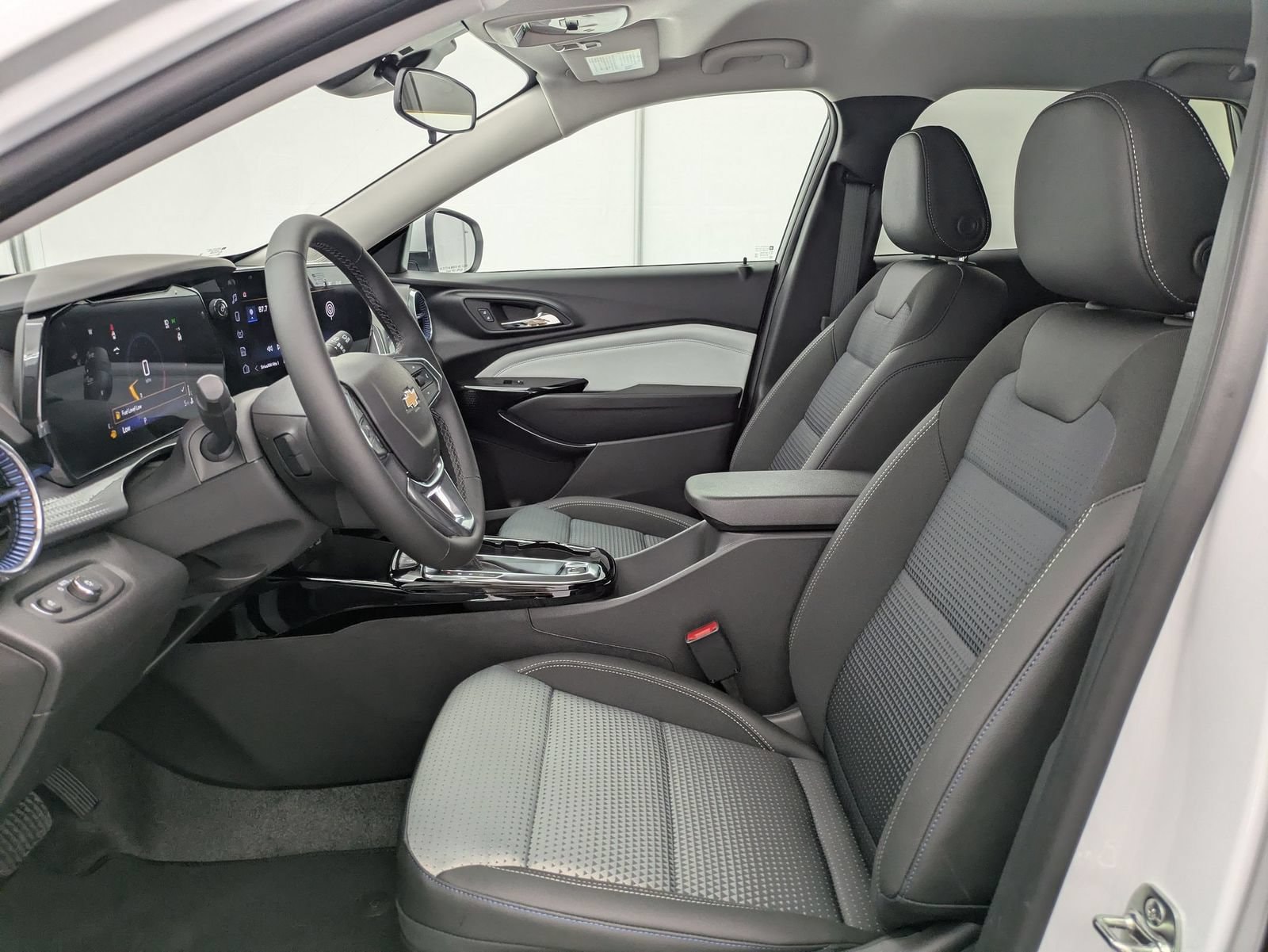 2026 Chevrolet Trax LT - Photo 17