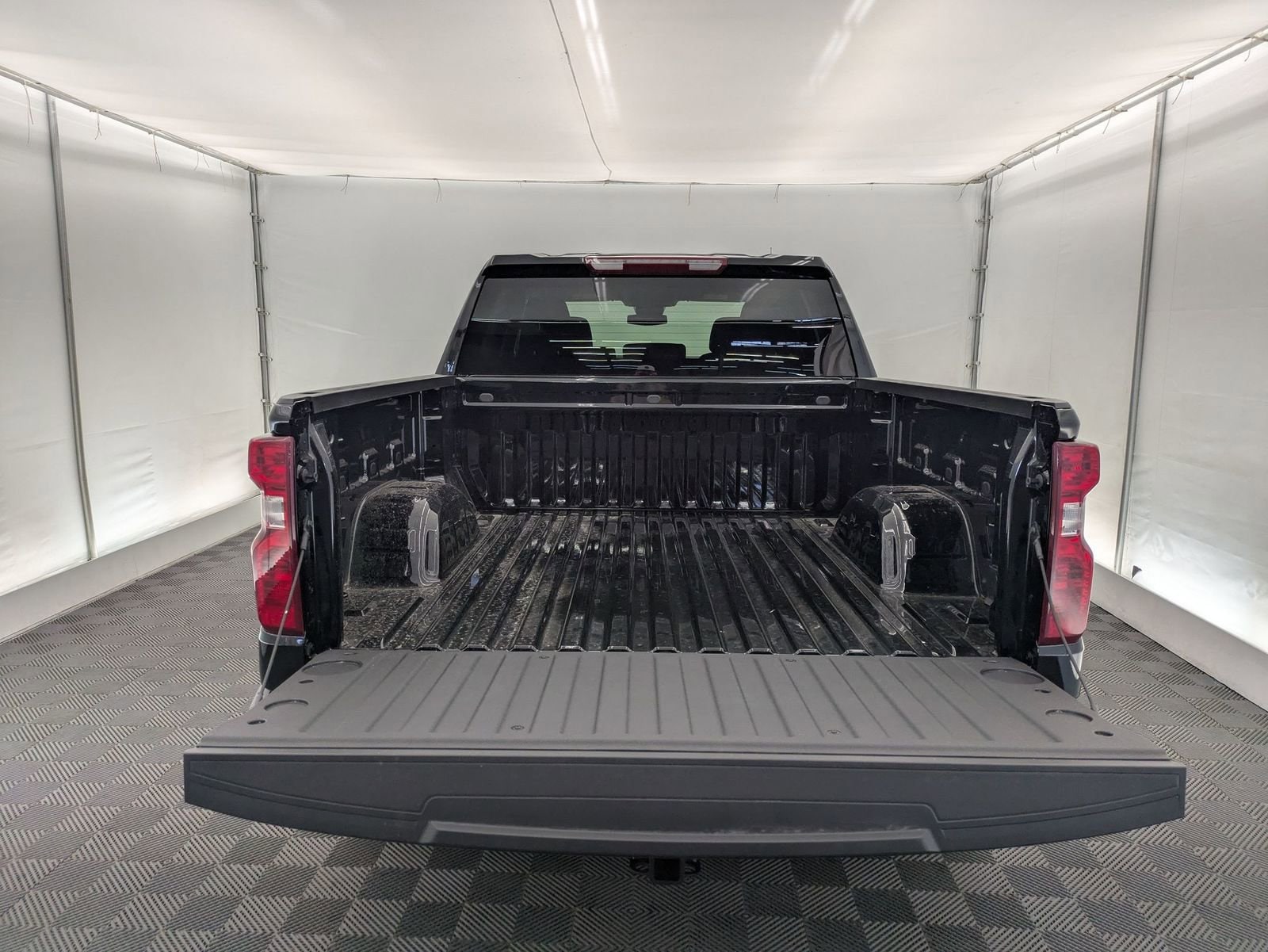 Thumbnail: 2026 Chevrolet Silverado 1500 - 33