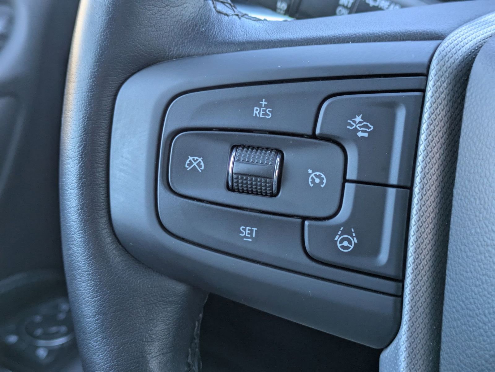 Thumbnail: 2024 GMC Yukon - 25