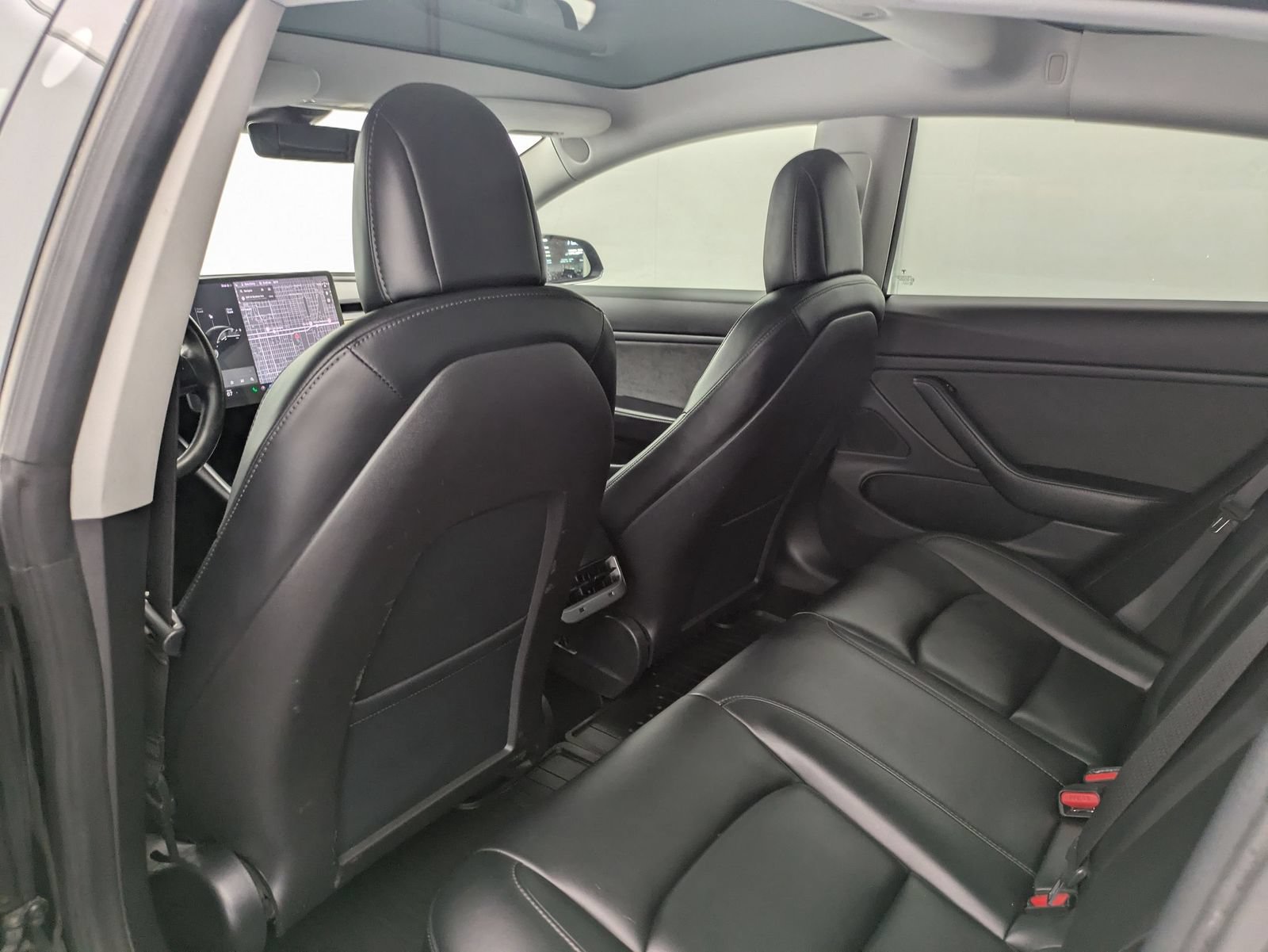 Thumbnail: 2019 Tesla Model 3 - 17