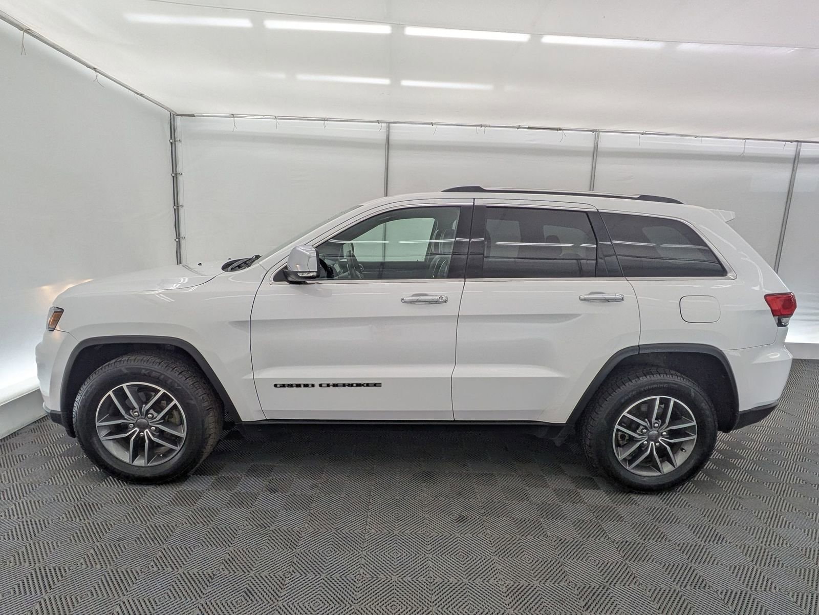 Thumbnail: 2019 Jeep Grand Cherokee - 2