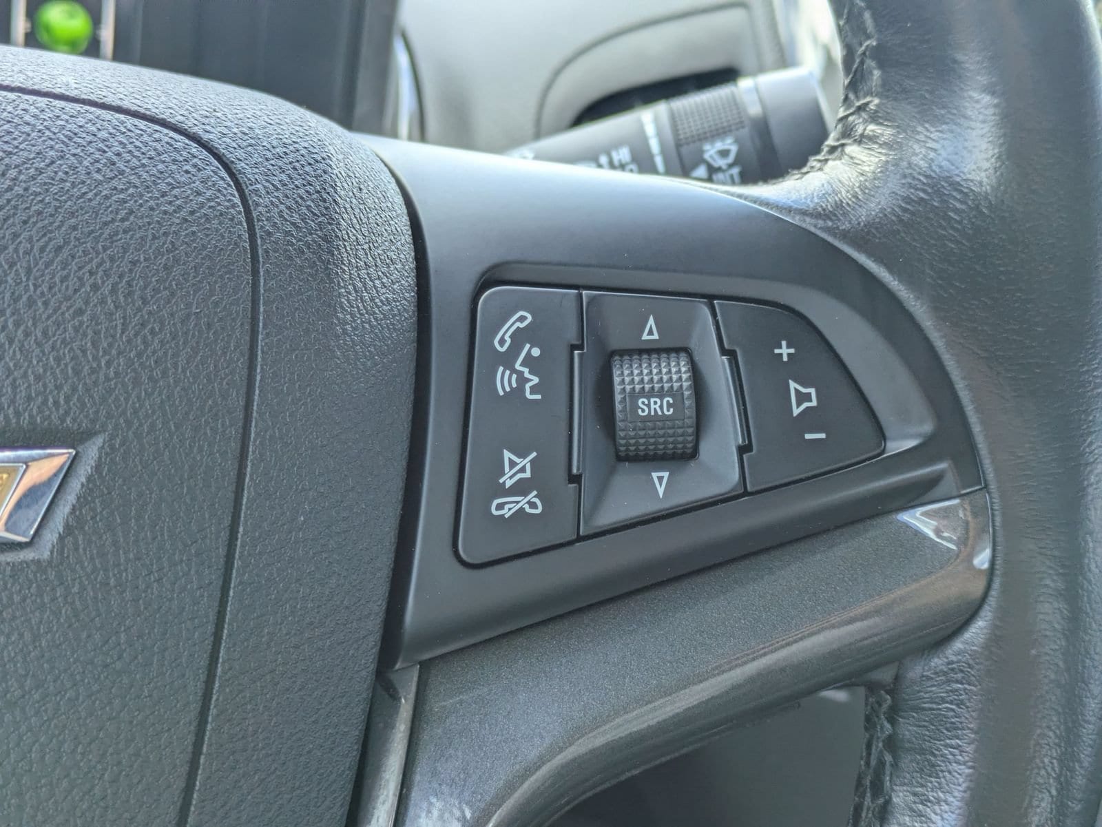 Thumbnail: 2015 Chevrolet Volt - 23