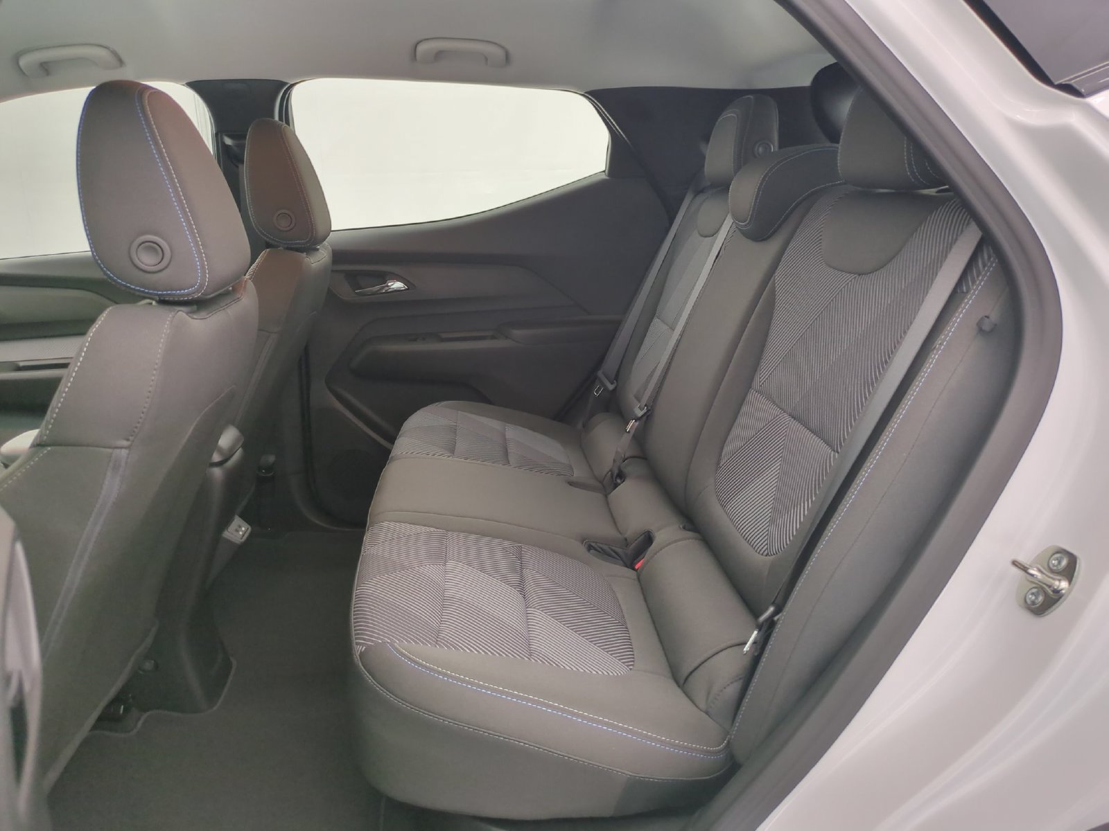2027 Chevrolet Bolt LT - Photo 18