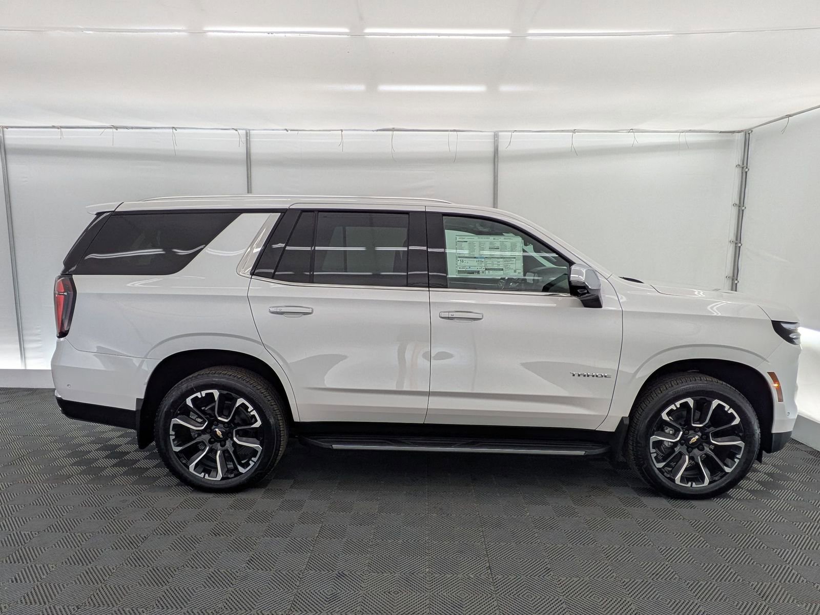 Thumbnail: 2025 Chevrolet Tahoe - 8