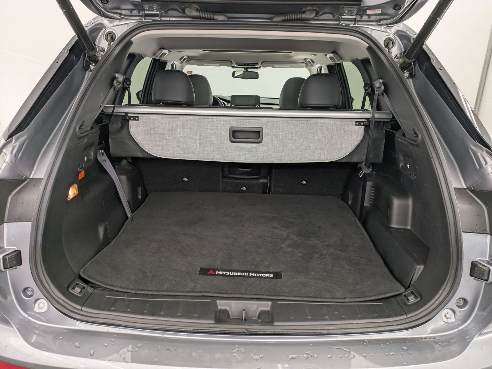 Thumbnail: 2023 Mitsubishi Outlander - 35