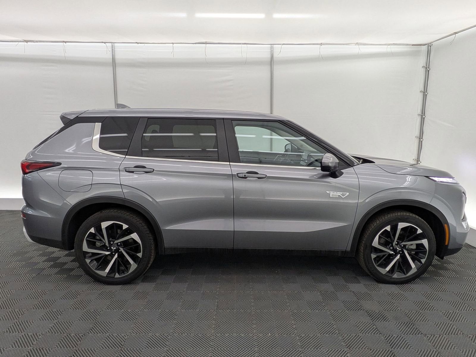 Thumbnail: 2023 Mitsubishi Outlander - 7