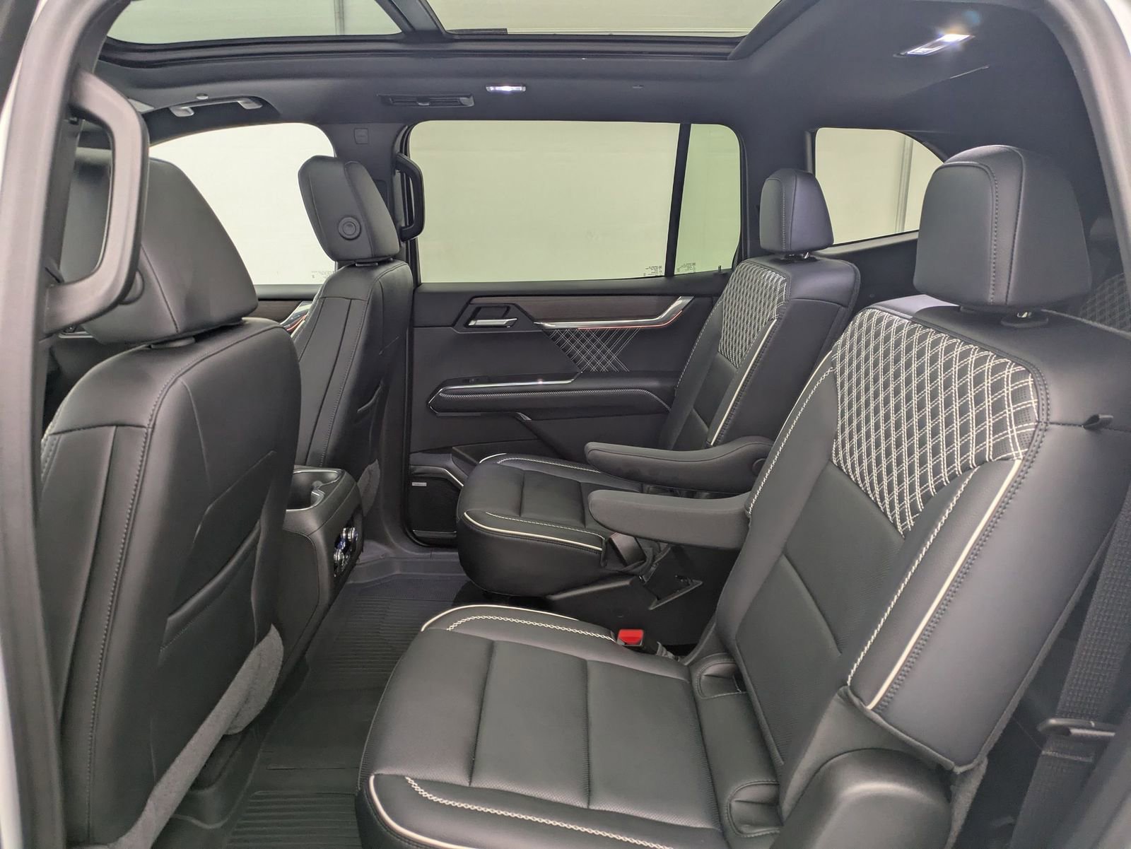 Thumbnail: 2024 GMC Acadia - 21