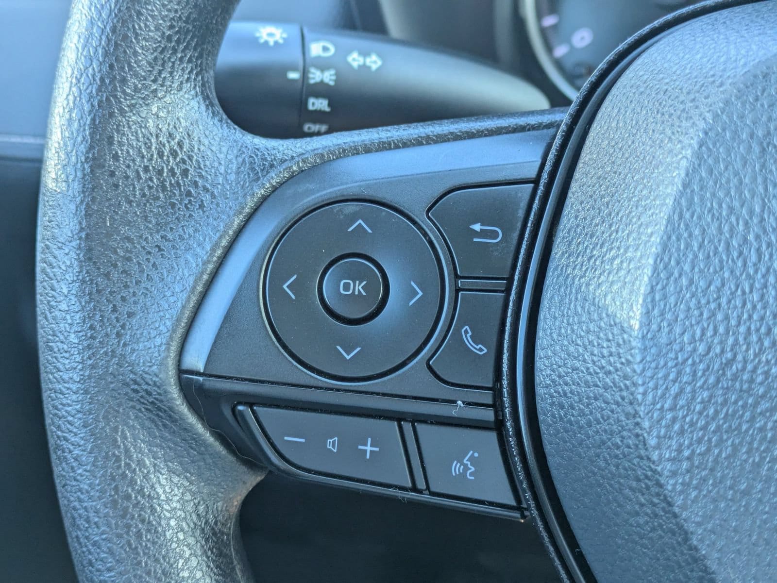 Thumbnail: 2022 Toyota RAV4 - 24