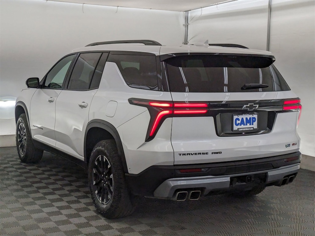 Used 2024 Chevrolet Traverse Z71 SUV