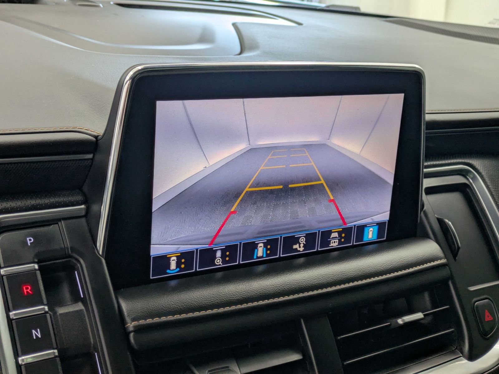 Thumbnail: 2021 GMC Yukon - 30