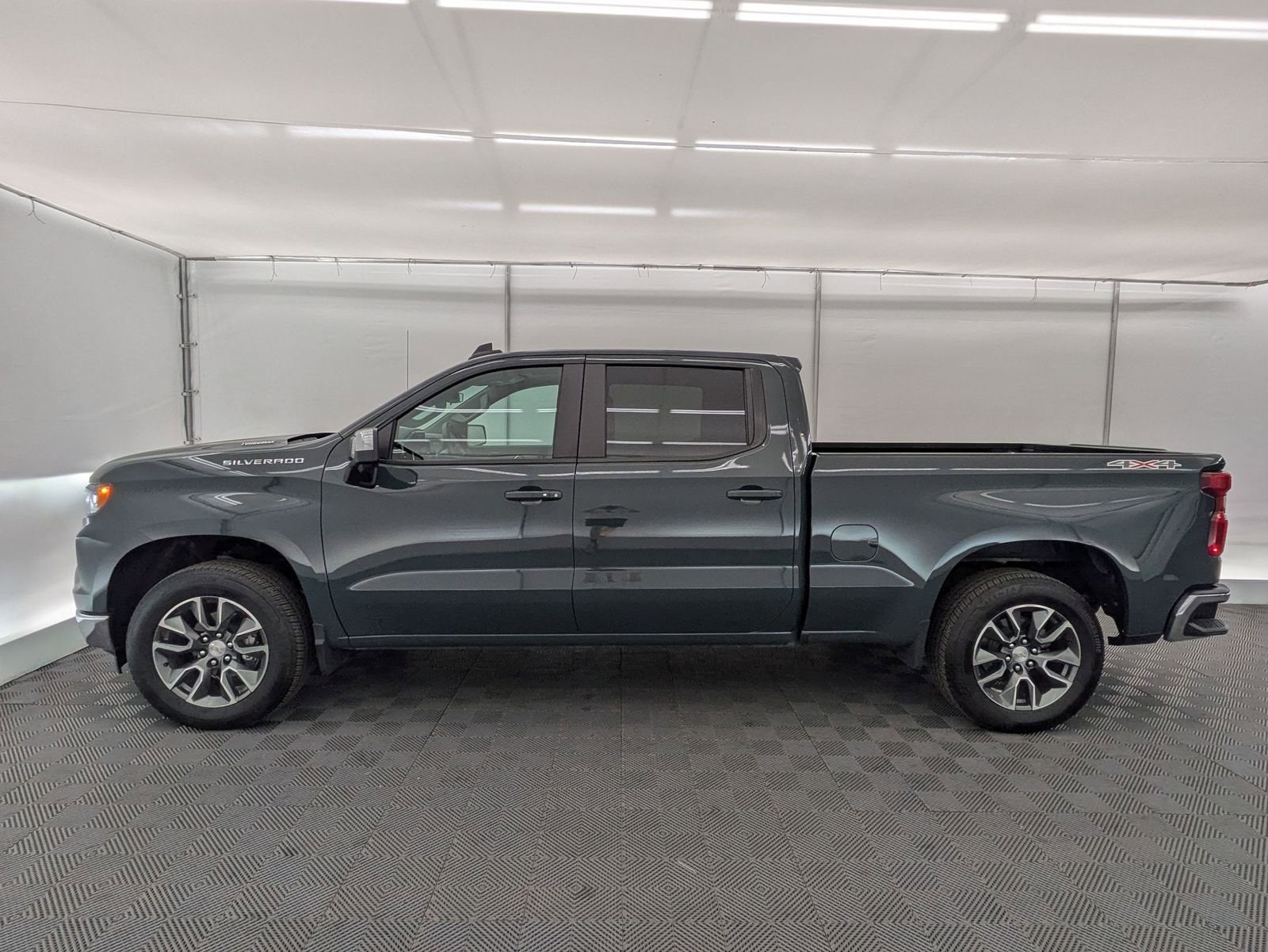 Thumbnail: 2025 Chevrolet Silverado 1500 - 3