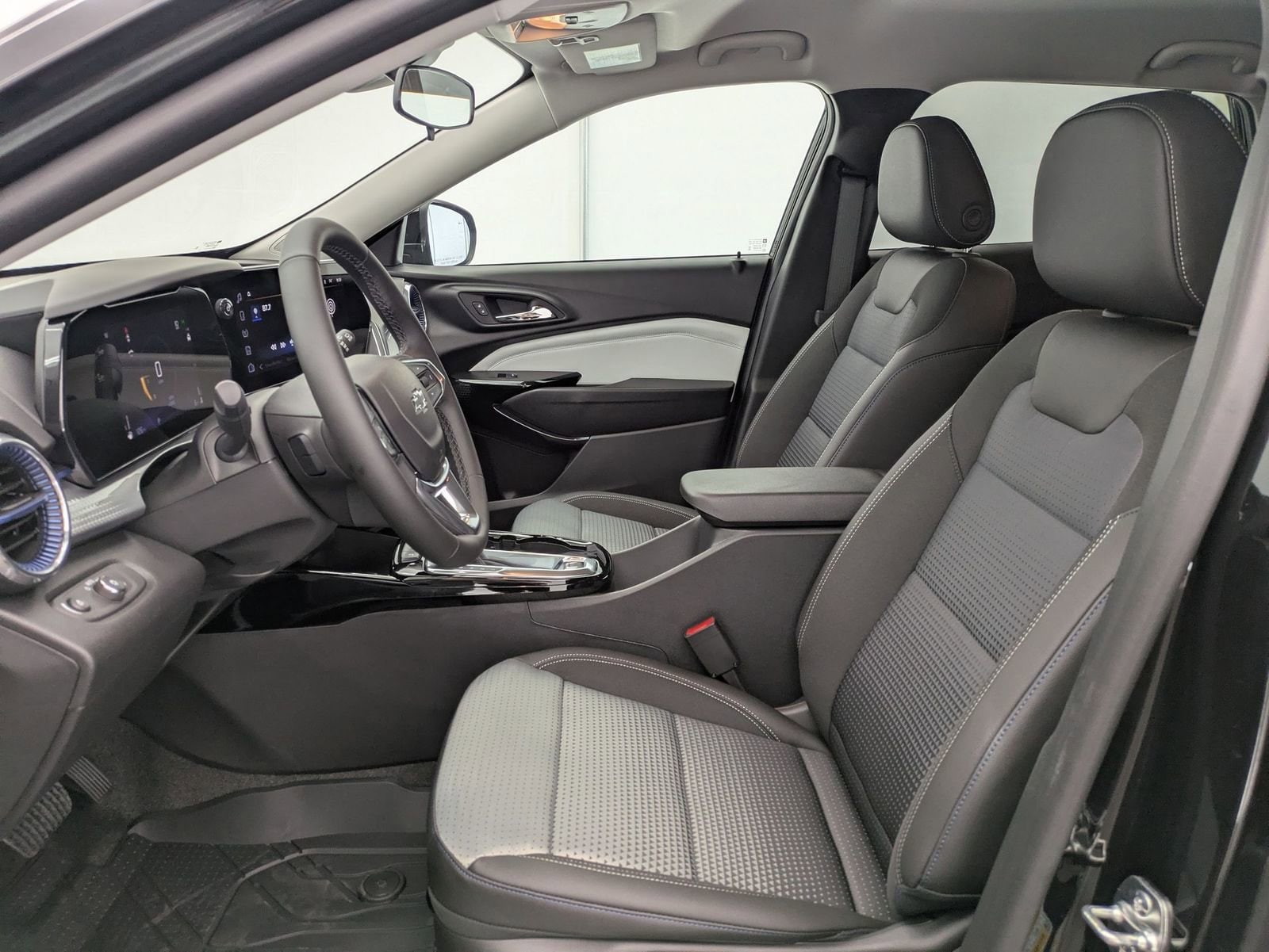 2026 Chevrolet Trax LT - Photo 16