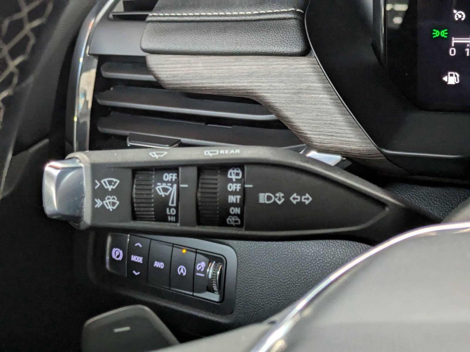 Thumbnail: 2025 GMC Acadia - 25