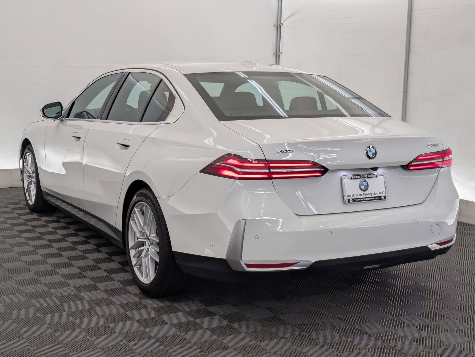 Thumbnail: 2025 BMW 5 Series - 4