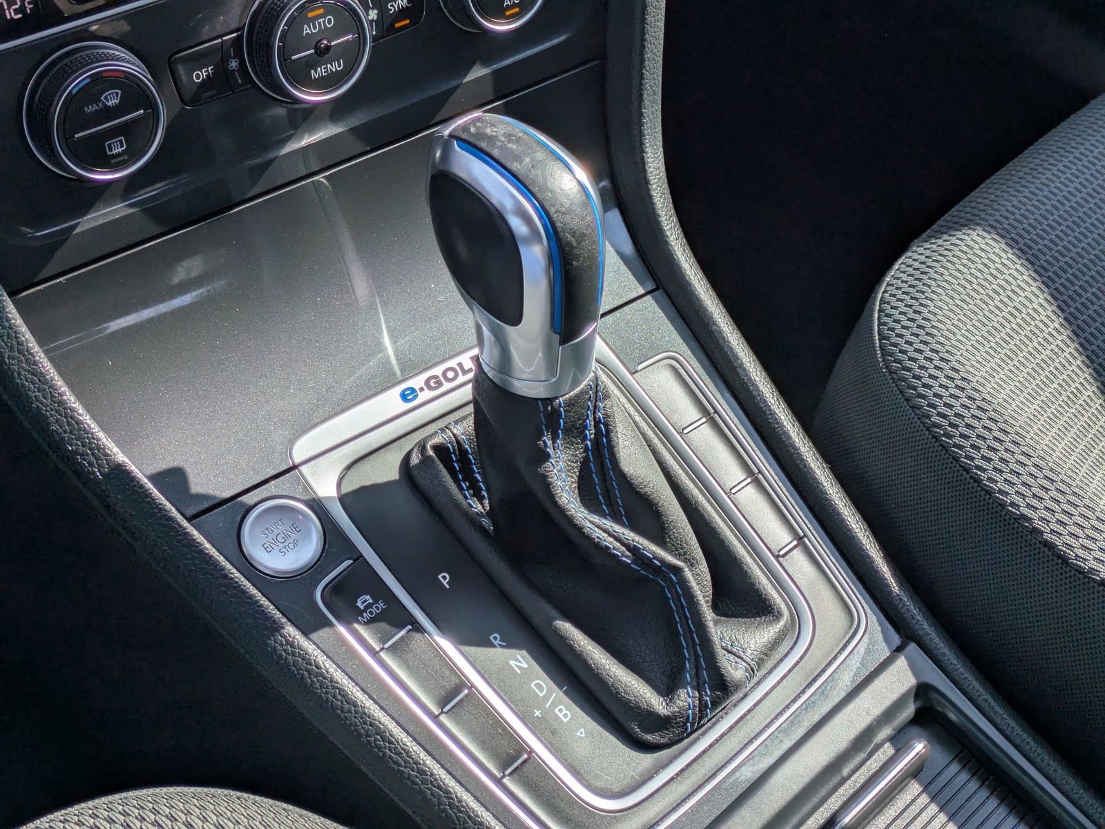 Thumbnail: 2019 Volkswagen e-Golf - 30