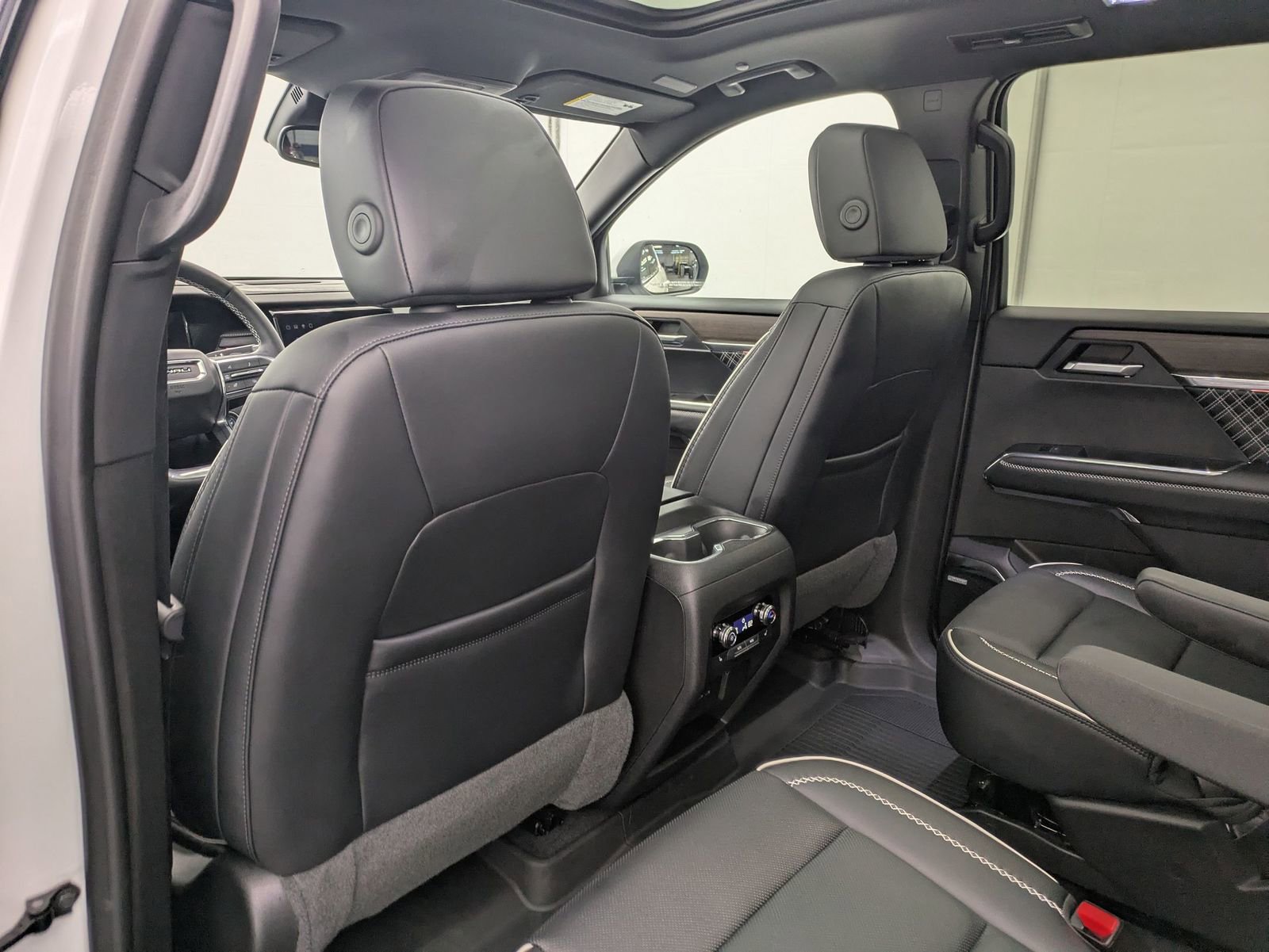 Thumbnail: 2024 GMC Acadia - 19