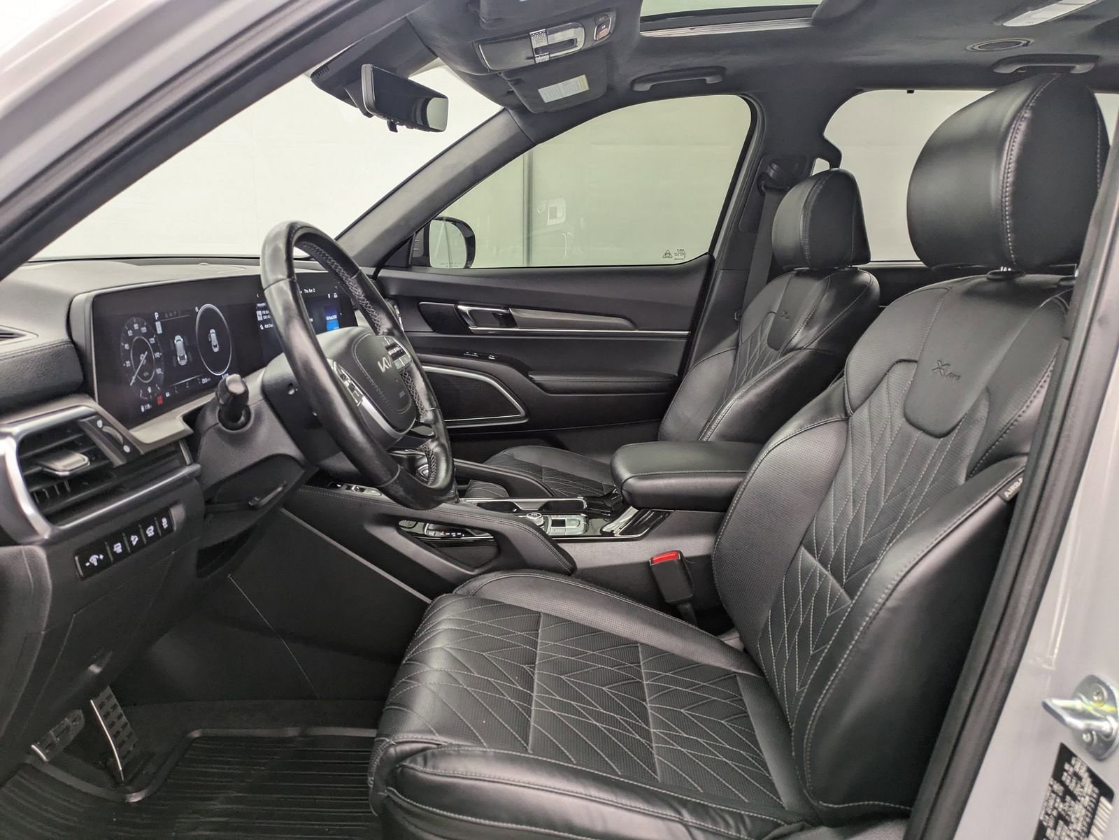 Thumbnail: 2023 Kia Telluride - 16