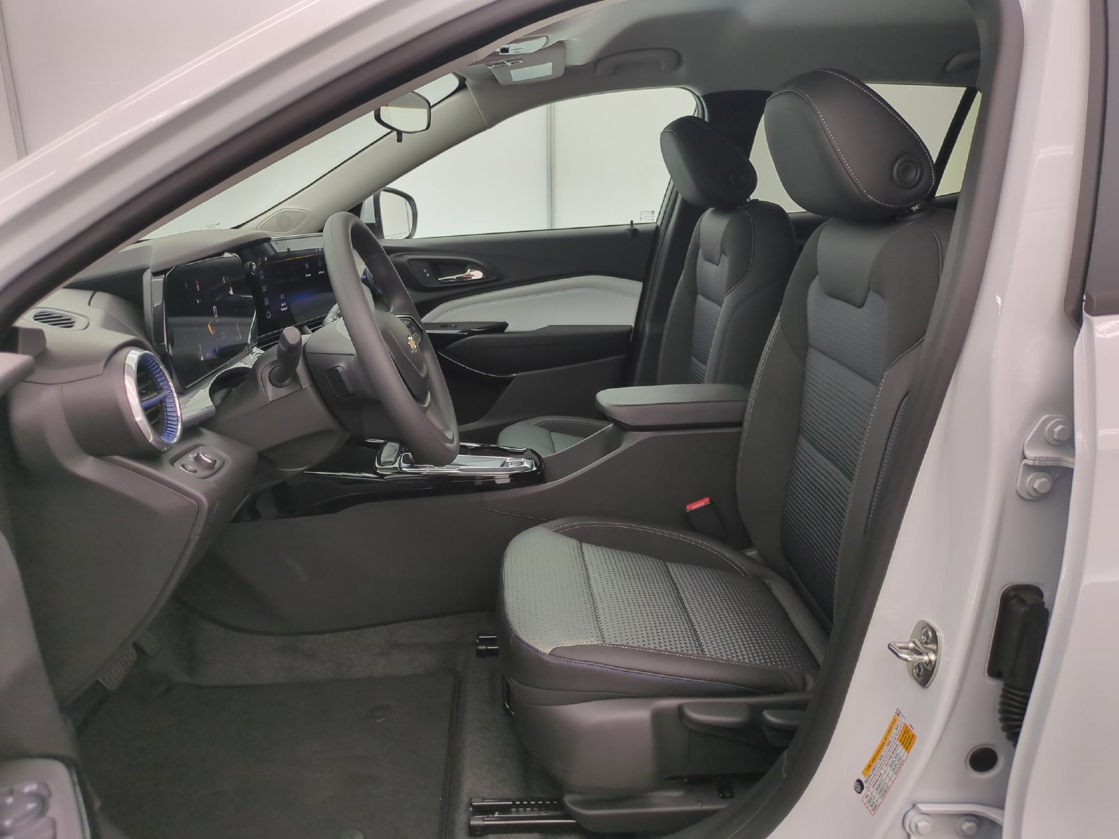 2026 Chevrolet Trax LT - Photo 15