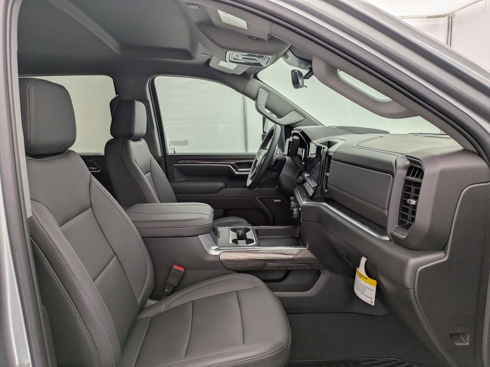 2025 Chevrolet Silverado 3500 HD LTZ - Photo 25