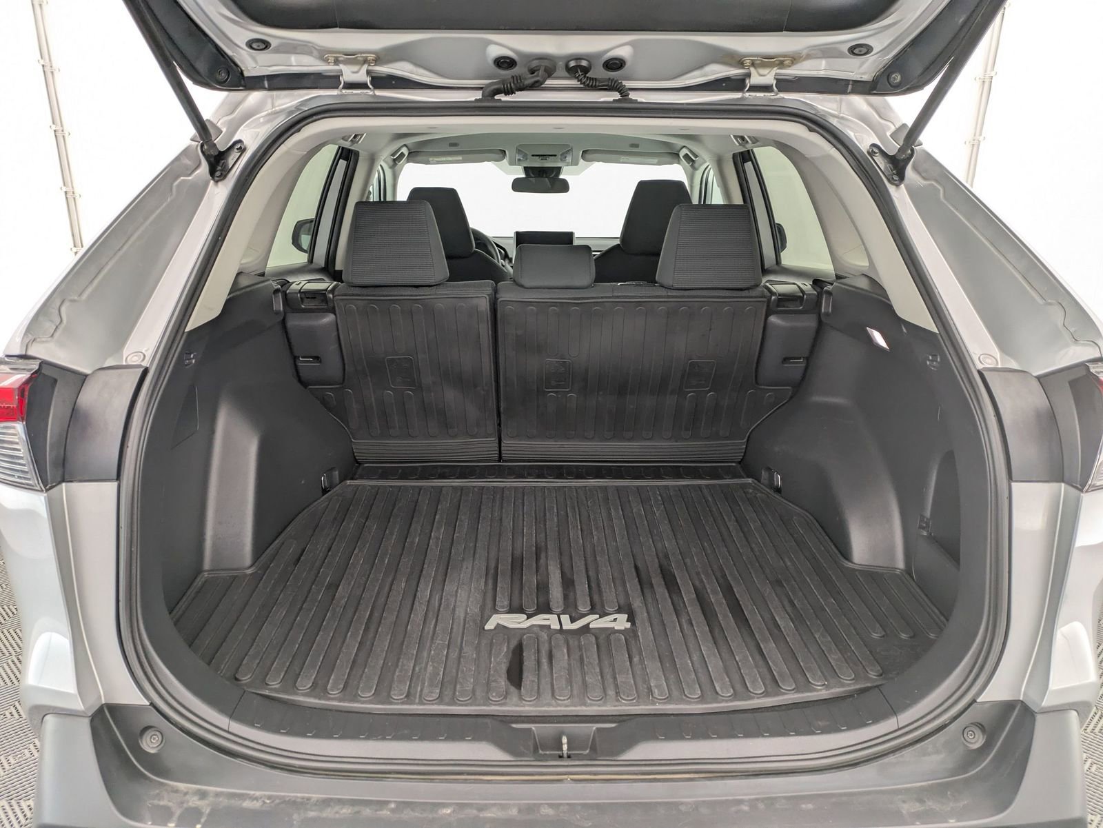 Thumbnail: 2024 Toyota RAV4 - 32