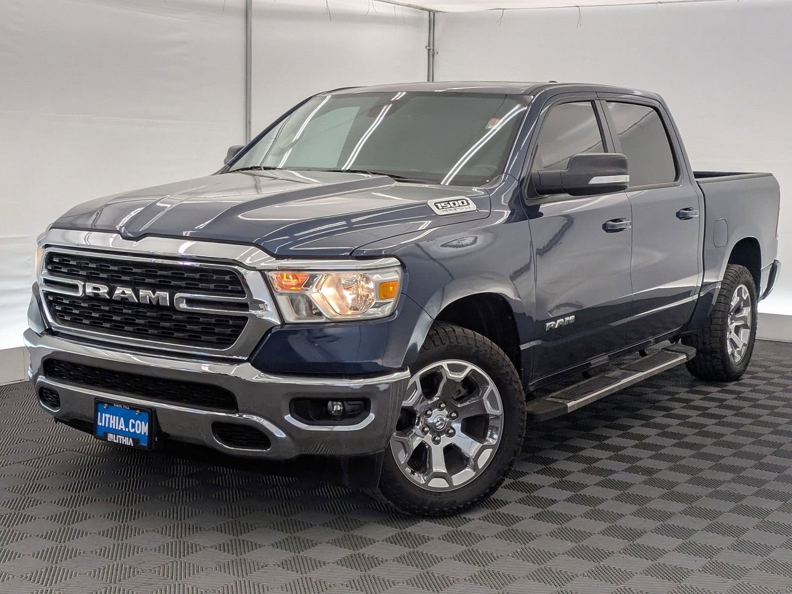 2022 RAM 1500 Big Horn/Lone Star 4x4 Crew Cab 5'7's photo