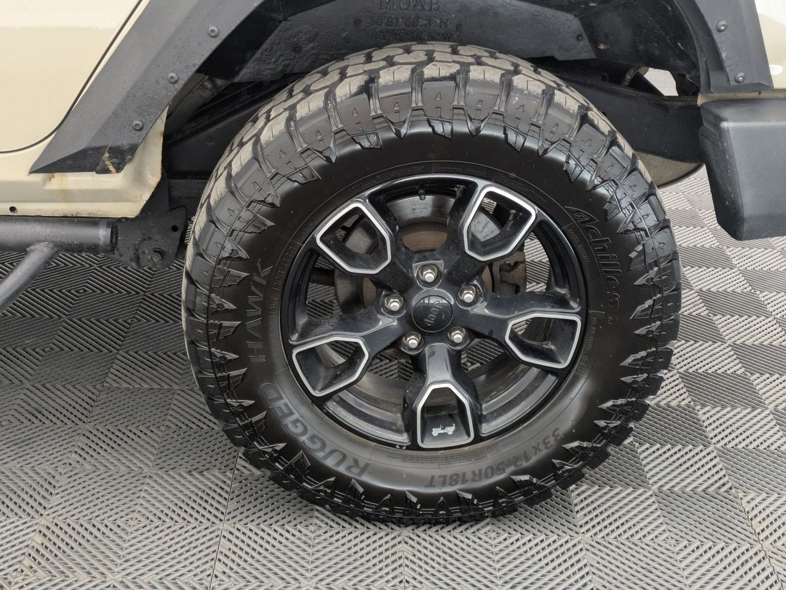 Thumbnail: 2018 Jeep Wrangler - 12
