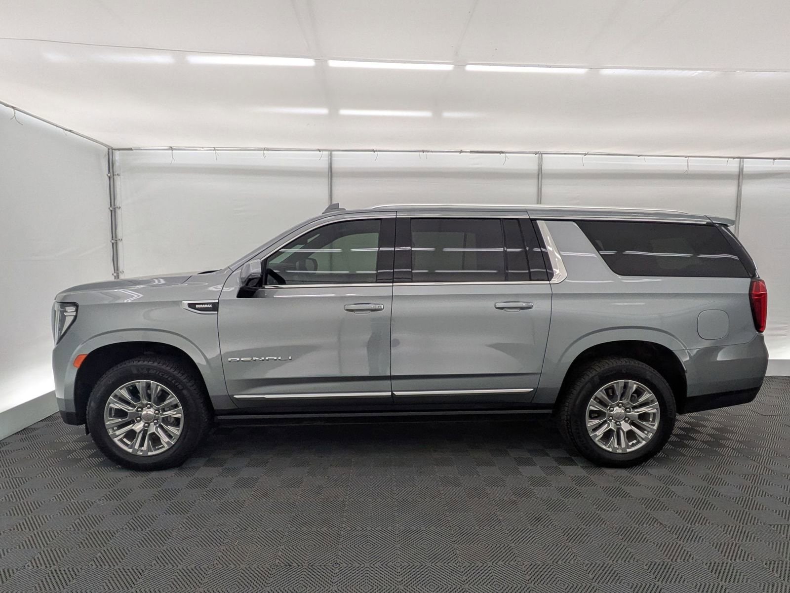 Thumbnail: 2024 GMC Yukon XL - 3