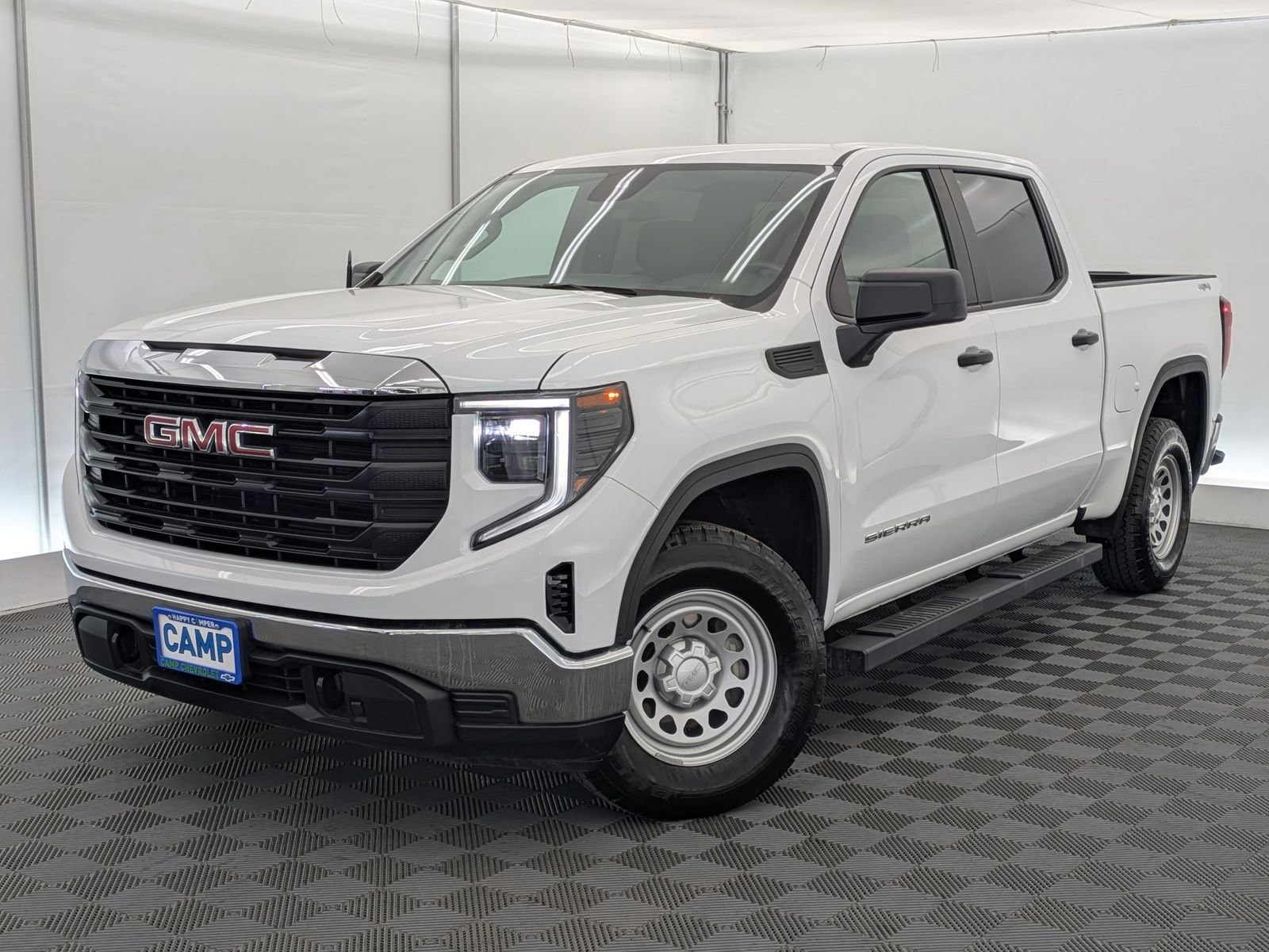2023 GMC Sierra Pro 4WD Crew Cab Short Box's photo