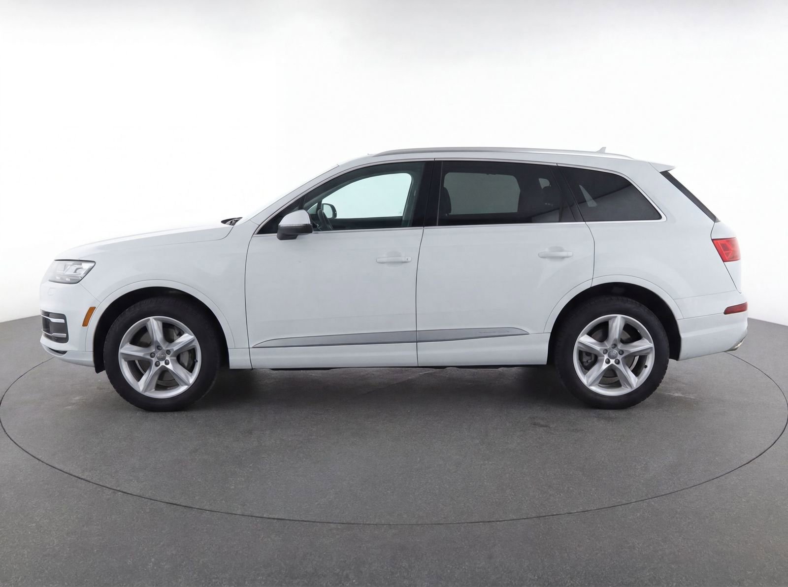 Thumbnail: 2019 Audi Q7 - 3