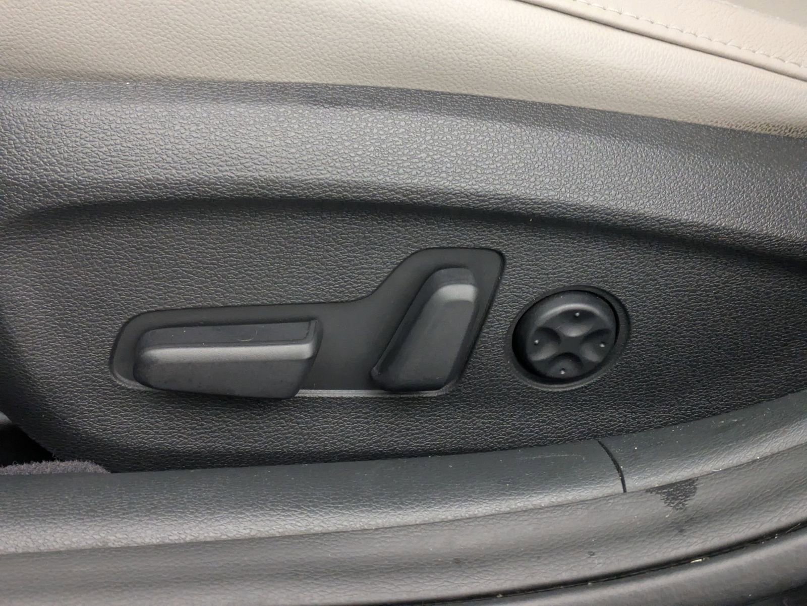 Thumbnail: 2016 Hyundai Sonata - 18