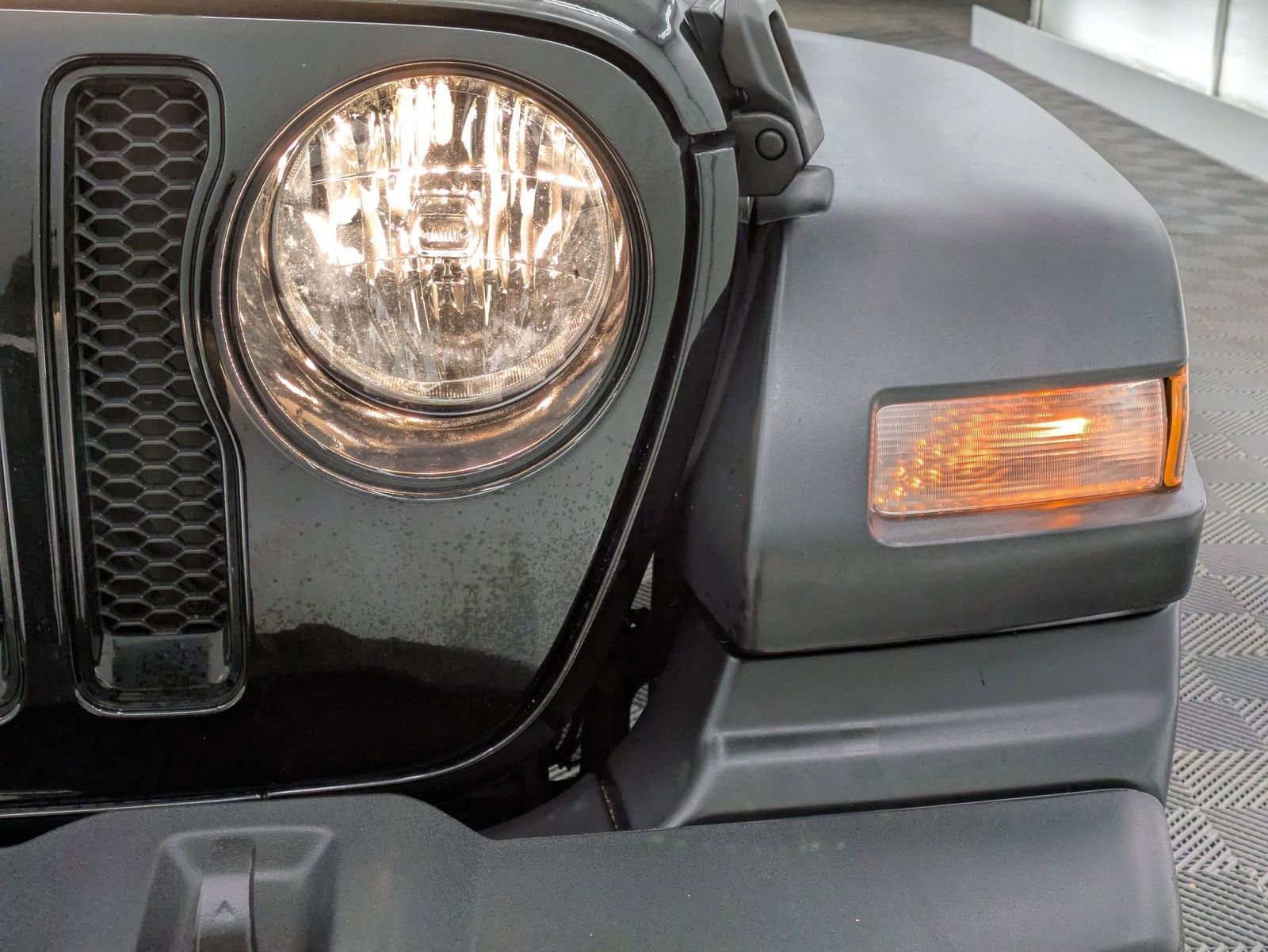 Thumbnail: 2022 Jeep Wrangler - 9