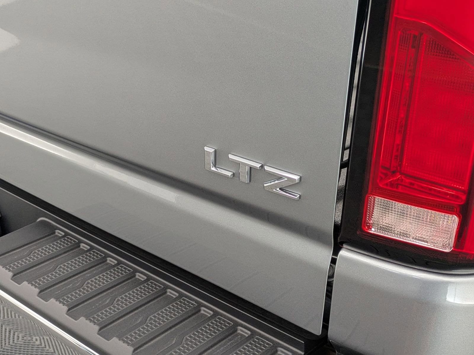2025 Chevrolet Silverado 3500 HD LTZ - Photo 14
