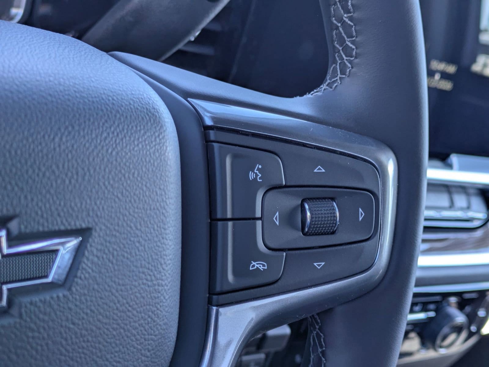 Thumbnail: 2026 Chevrolet Silverado 1500 - 26