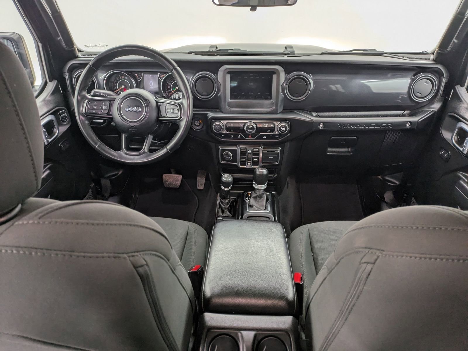 Thumbnail: 2022 Jeep Wrangler - 14