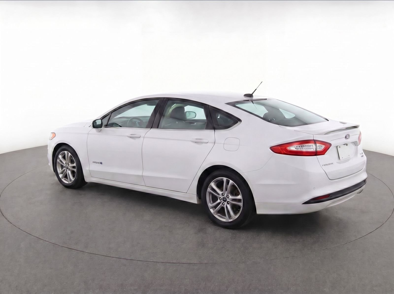 Thumbnail: 2015 Ford Fusion - 3