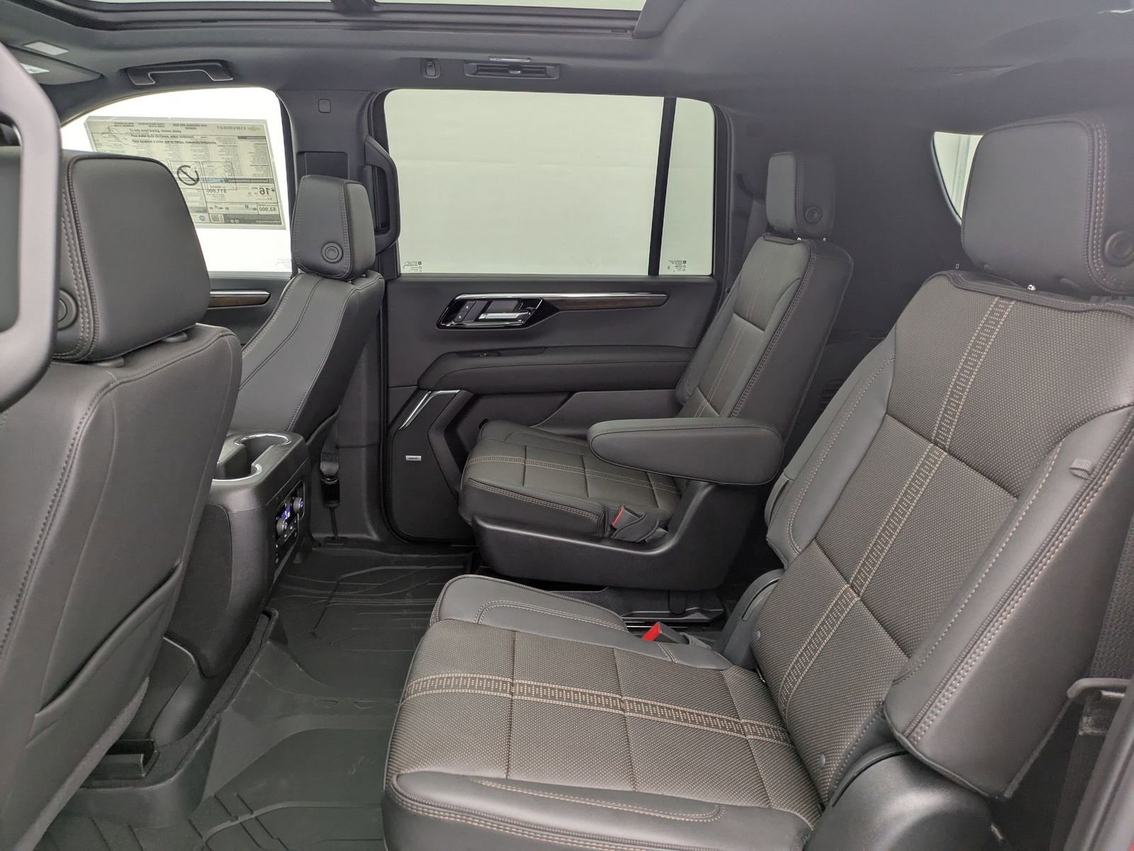 Thumbnail: 2026 Chevrolet Suburban - 21