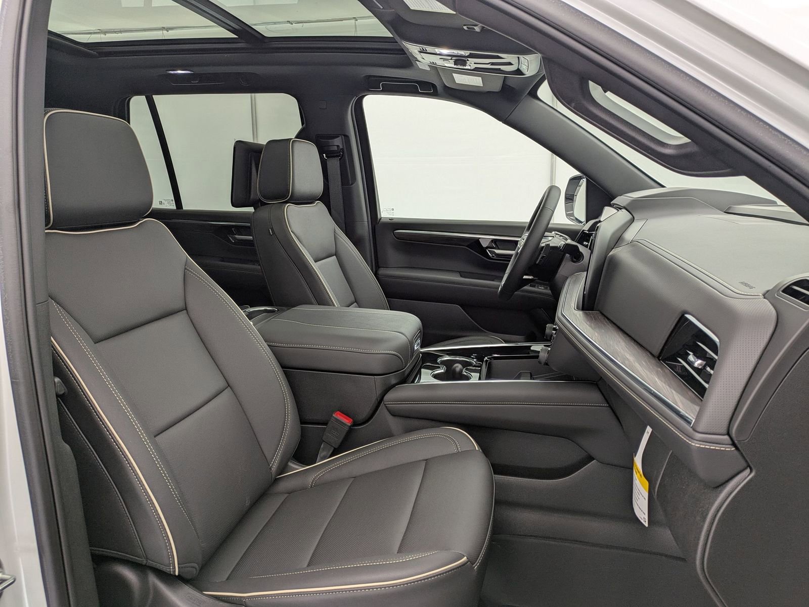 Thumbnail: 2025 Chevrolet Tahoe - 22