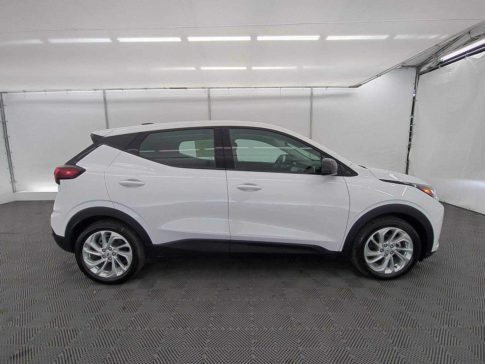 2027 Chevrolet Bolt LT - Photo 7
