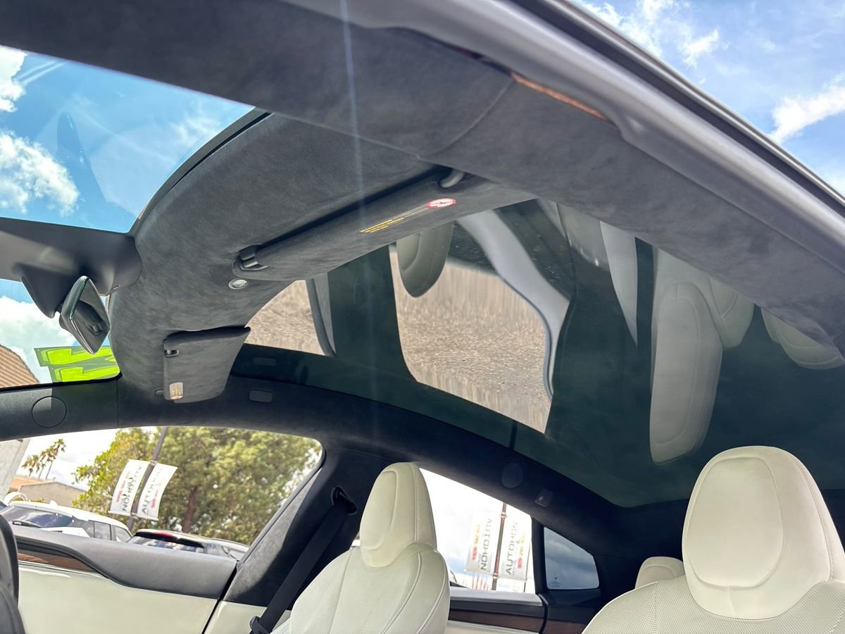 Thumbnail: 2022 Tesla Model S - 5