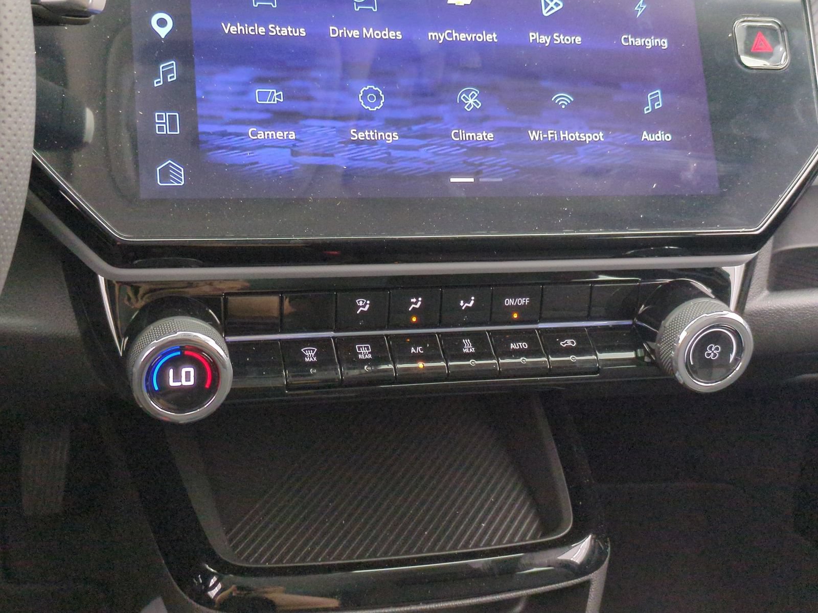 2027 Chevrolet Bolt LT - Photo 29