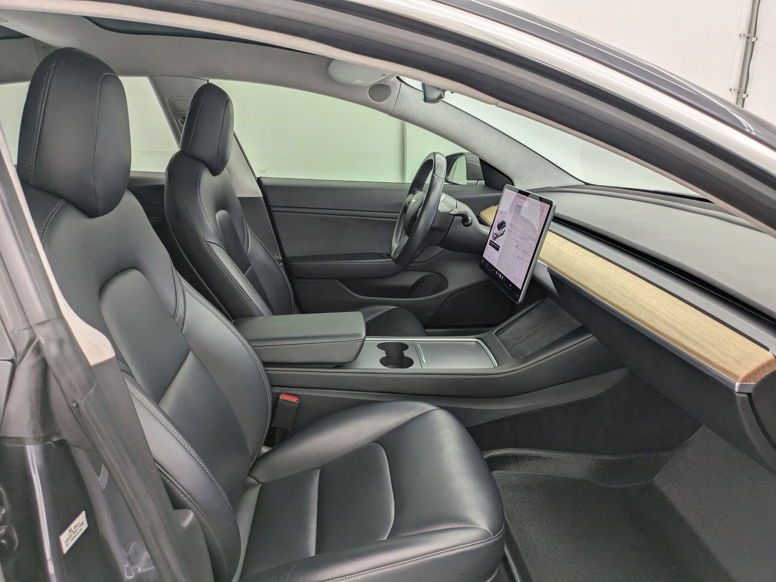 Thumbnail: 2017 Tesla Model 3 - 20