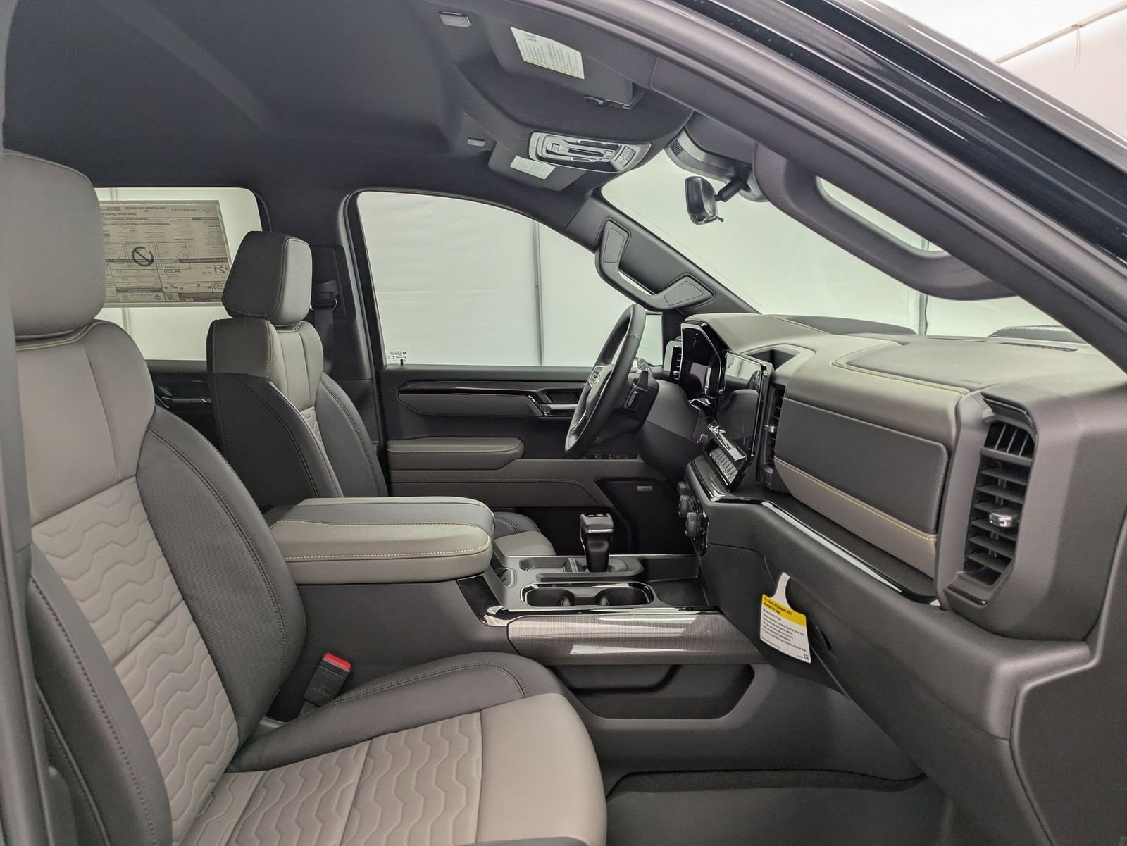 Thumbnail: 2026 Chevrolet Silverado 1500 - 22