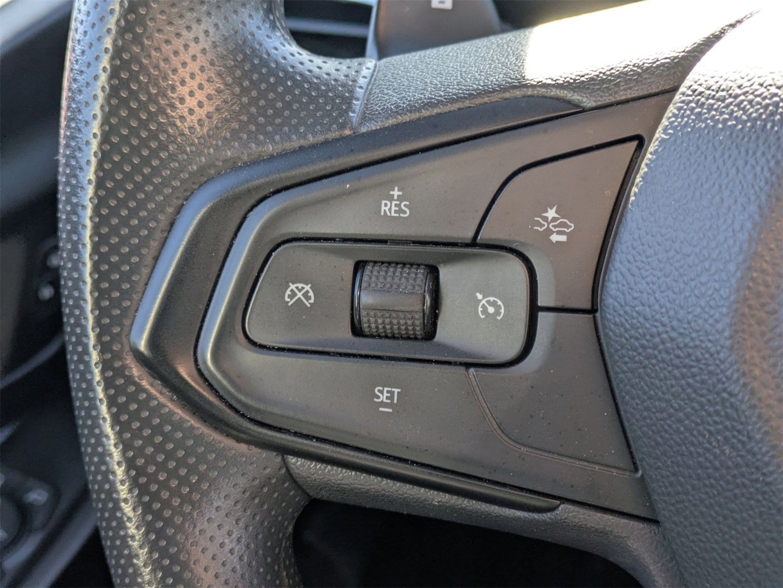 Thumbnail: 2022 Chevrolet Bolt EV - 21